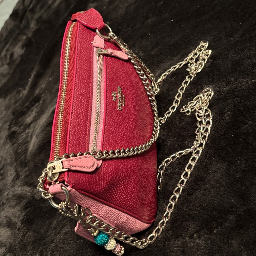 FINAL PRICE 🔥Coach Shoulder and Pink Leather  chain Crossbody Bag (10x6)